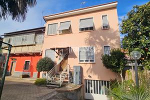 Alloggio in villa con giardino e taverna!