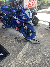 Yamaha r3