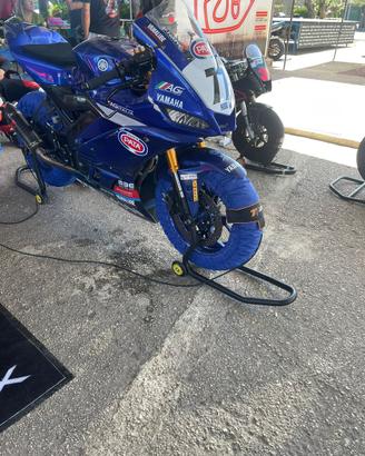 Yamaha r3