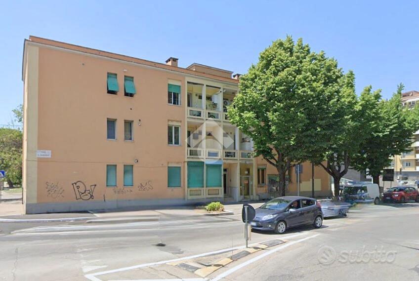 4 LOCALI A PESCARA