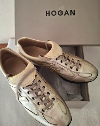 Sneaker