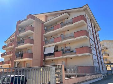 Assemini trivano con cantina e posto auto
