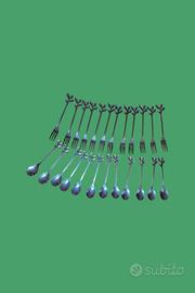 24 posate in acciaio.  Nuove!