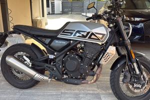 Naked/cafe racer Brixton 500X crossfire