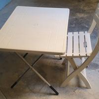 Tavolino e sedie pieghevoli