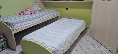 Due letti per cameretta disponibili con un materas