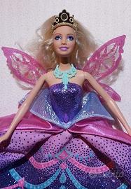 Barbie principessa con ali mobili