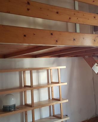 Soppalco in legno massello come nuovo