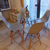 Set tavolo in vetro e 4 sedie stile nordico