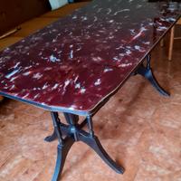 Tavolo con sei sedie