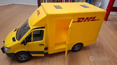 Furgone DHL giocattolo