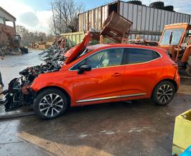 Renault Clio 5 eTech Hybrid 1.6 Techno INCIDENTATA