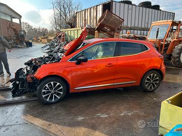 Renault Clio 5 eTech Hybrid 1.6 Techno INCIDENTATA