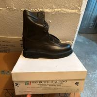 Modelli diversi scarpe E.I. originali