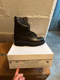 Modelli diversi scarpe E.I. originali