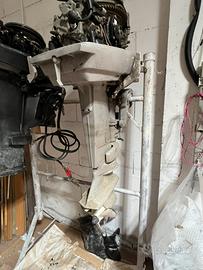 Motore fuoribordo evinrede 25cv barca