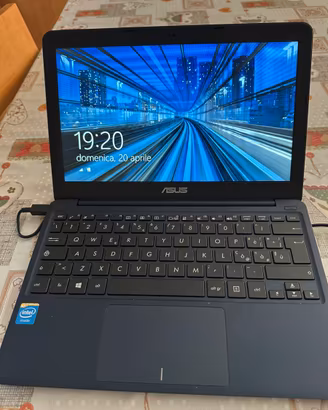 ASUS EeeBook X205T + Alimentatore originale