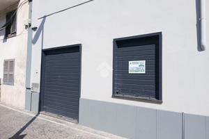 NEGOZIO A POMIGLIANO D'ARCO