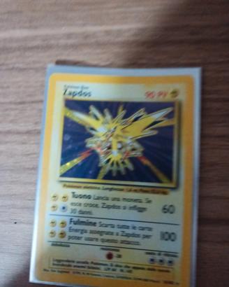 Carta Pokemon Zapdos prima edizione 