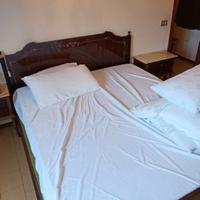 Telaio letto matrimoniale e comodini