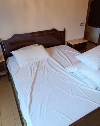 Telaio letto matrimoniale e comodini