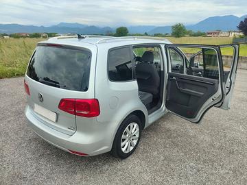 Volkswagen Touran 1,4 METANO ( NAVIGATORE )