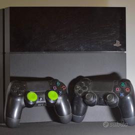 Playstation 4 + 2 Joystick