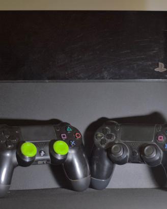 Playstation 4 + 2 Joystick