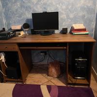 Scrivania in legno