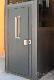 Porta semiautomatica