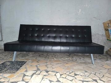 Divano /letto similpelle 3 posti prezzo trattabile