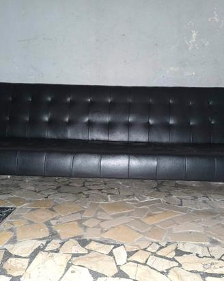 Divano /letto similpelle 3 posti prezzo trattabile