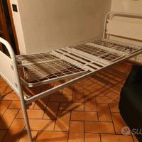 Letto da ospedale inclinabile 