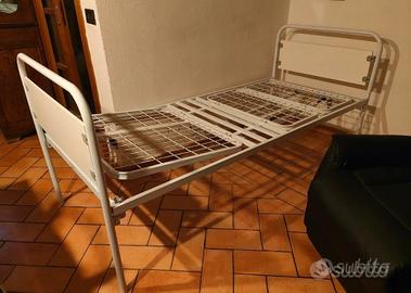 Letto da ospedale inclinabile 