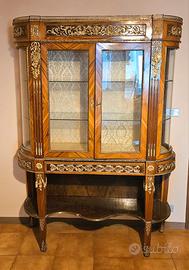 Vetrina stile Impero