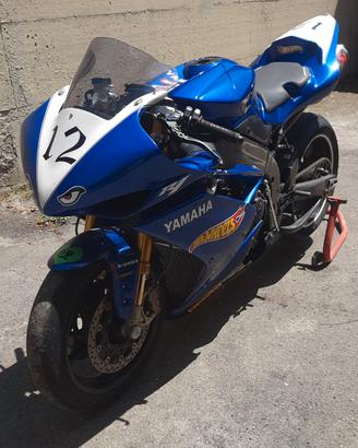 yamaha r1 2008 pista