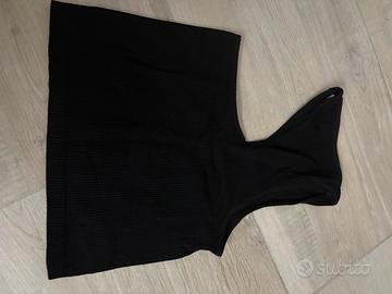 top asimmetrico bershka