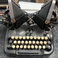 Macchina da scrivere d epoca oliver  funzionante