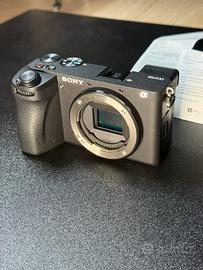 Sony alpha 6700 + obiettivo 16/50 + microfoni