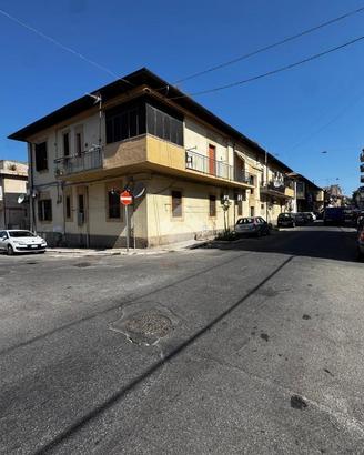 2 LOCALI A REGGIO DI CALABRIA