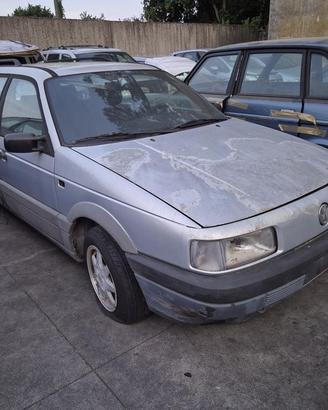 Volkswagen Passat 1993 Demolita - Per Ricambi