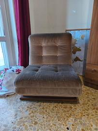 Poltrone in velluto beige