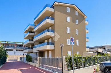 3 LOCALI A TORTORETO