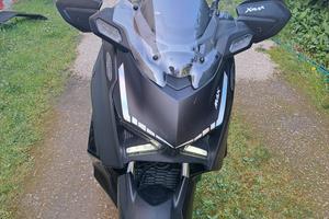 scooter Yamaha xmax 300