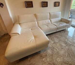 Divano in pelle “Fiore” bianco