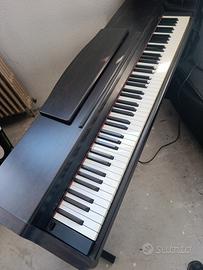pianoforte elettronico Roland HP 137