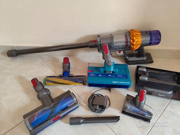 Dyson V15s detective submarine