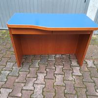 Scrivania in legno per camera