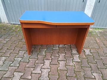 Scrivania in legno per camera