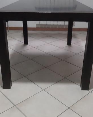 tavolo stile moderno e 4 sedie in legno